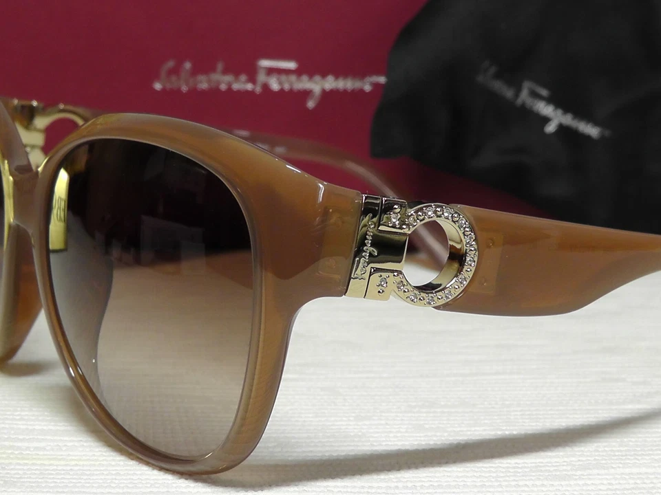 Gafas de sol Salvatore Ferragamo SF851SRK redondo ópalo rosa/cristales/marco dorado Foto 4 de 4