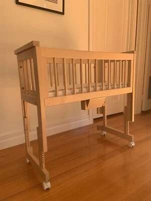 troll sun co sleeping bassinet