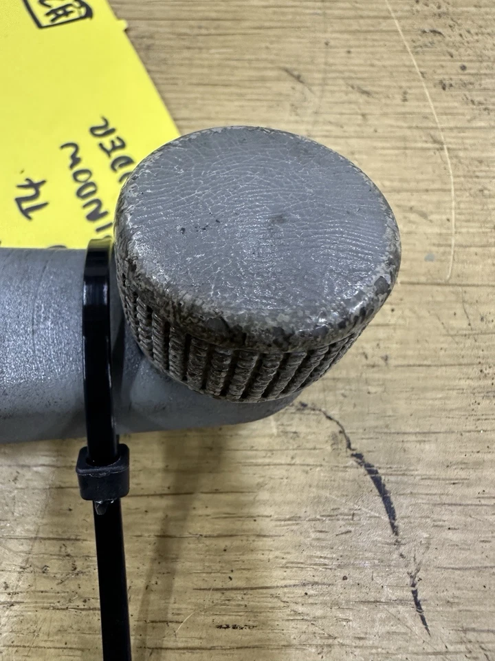 VW T4 TRANSPORTER CARAVELLE GRIS 1996-2003 MANIJA DE BOBINADORA DE VENTANA 1H0837581D #2 Foto 2 de 4