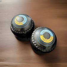 Henselite Championship Super Grip Lawn Bowls Set Of 2 Size 4 15/16