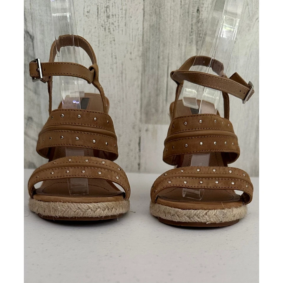 Босоножки Tahari женские Wyatt коричневые на танкетке с заклепками эспадрилья 4 дюйма каблук размер 8 - Изображение 3 из 4