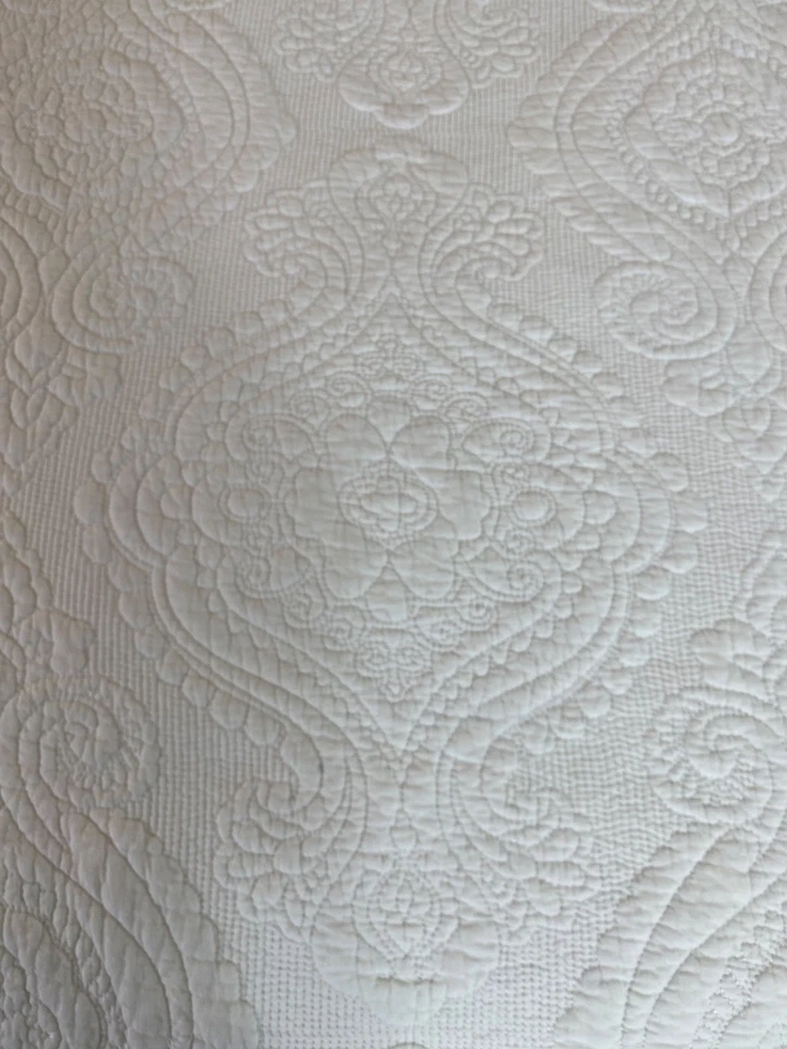 Nicole Miller Home King bedspread Damask White cotton stitching contemporary Lux - Image 2 of 4