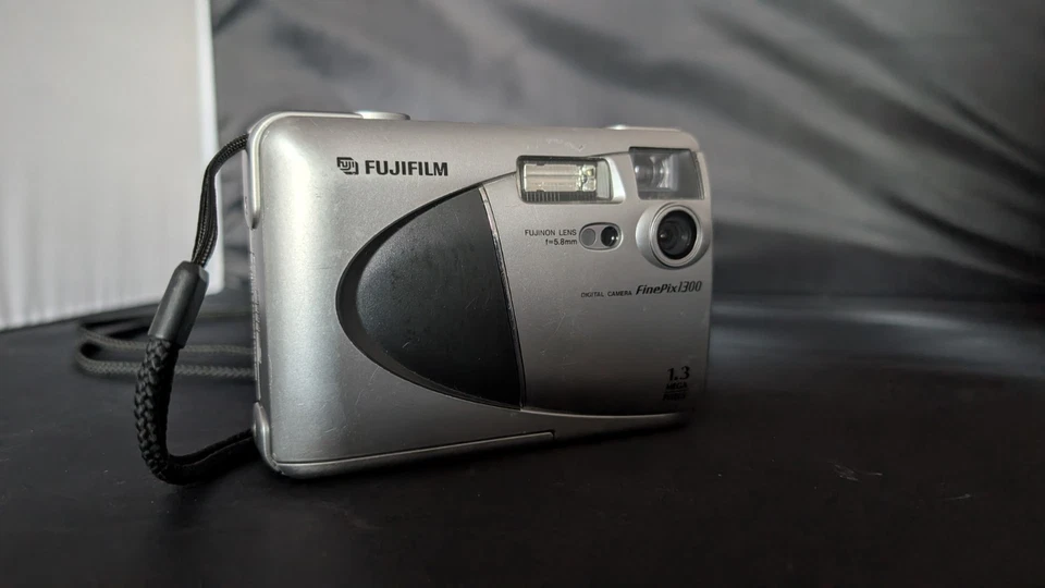 Fujifilm FinePix 1300, photo 1 of 5
