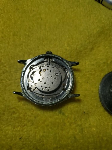 Orologio Vintage Timex Carica Manuale Funziona per Parti o Restauri - Foto 3 di 6