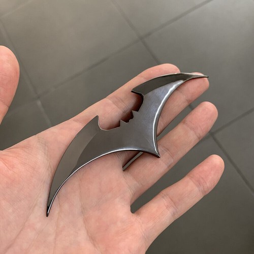 Cosplay Batman Robin Nightwing Alloy Props Superhero Masquerade Props Gifts - Picture 5 of 12