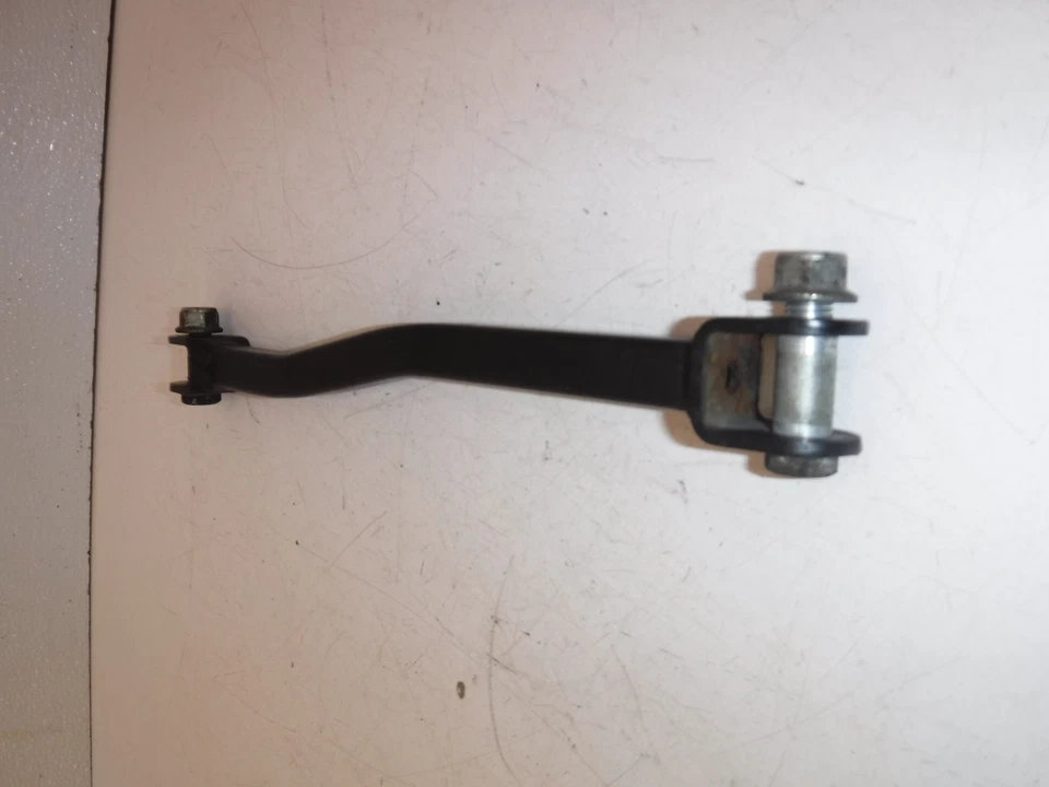 Suzuki Katana 750 2006 barra de eje de varilla de torsión de freno trasero trasero Foto 2 de 4