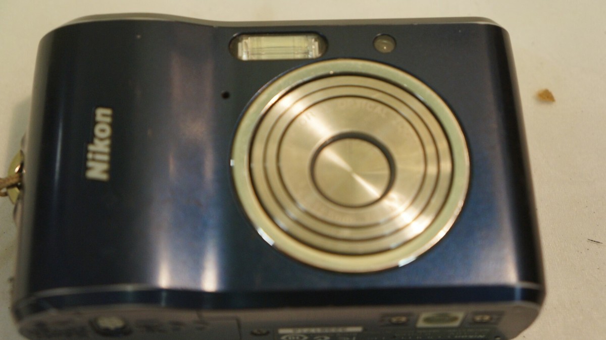 Nikon COOLPIX L18 8.0MP Digital Camera - UNTESTED PARTS OR