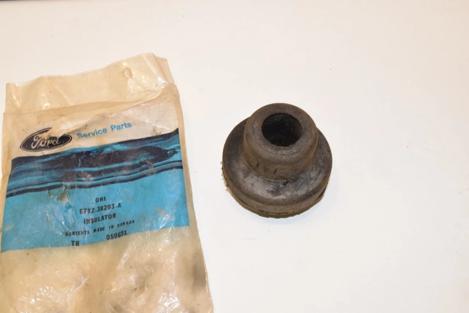 Bucha de braço de raio NOS Ford E7TZ-3B203-A 1987 caminhão e Bronco B13-107 - Imagem 3 de 4