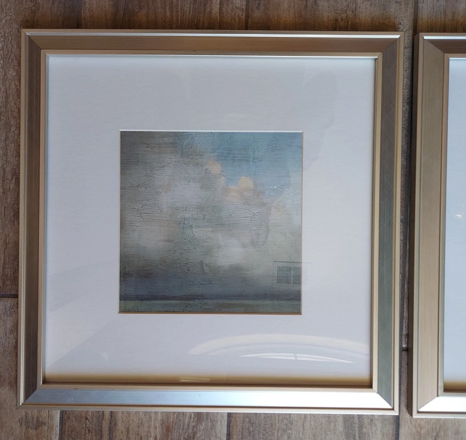 Marco de fotos de arte colgante de pared tono plata cepillado de 16"x16", con tapete con vidrio Foto 2 de 4