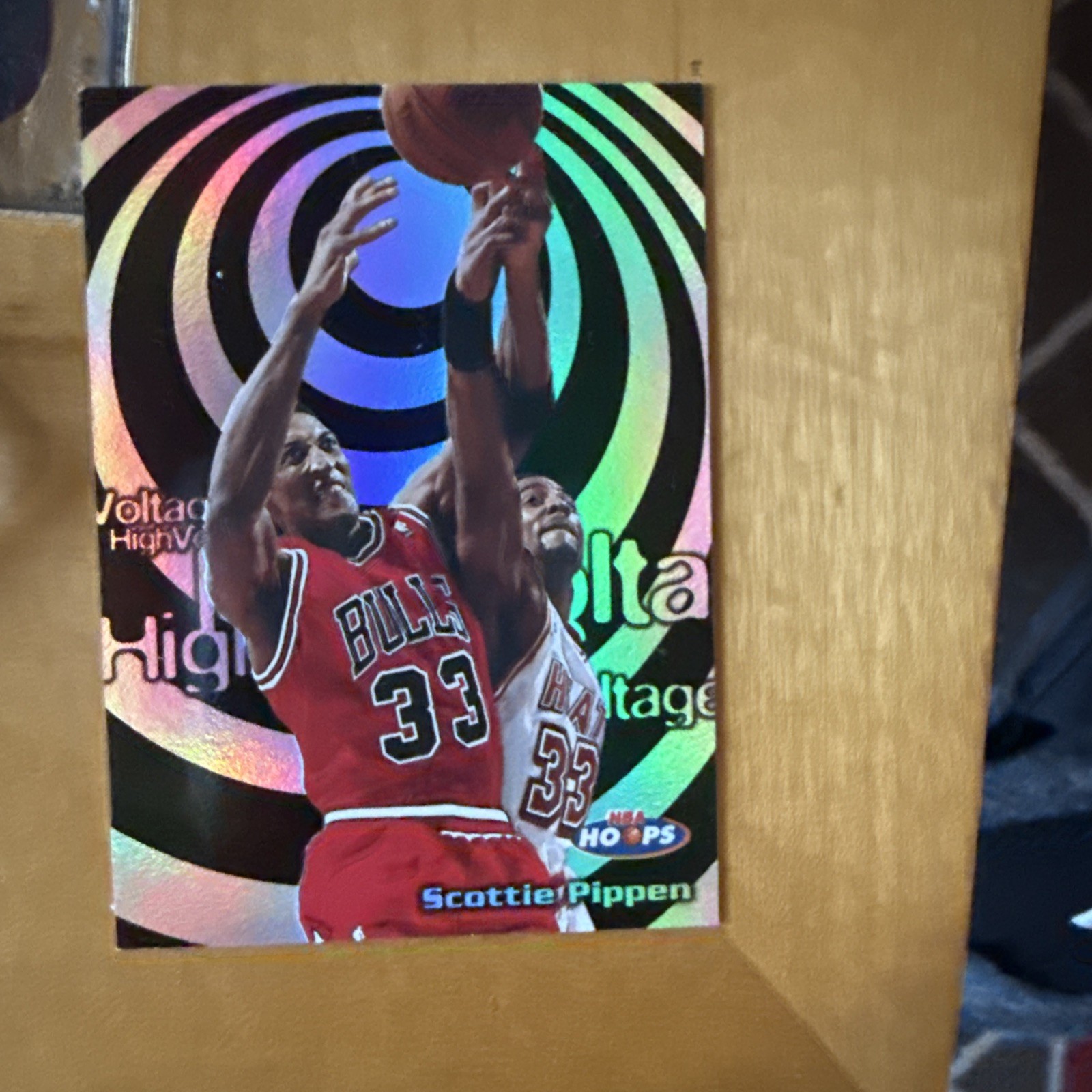 1997-98 NBA Hoops - High Voltage Scottie Pippen #17HV