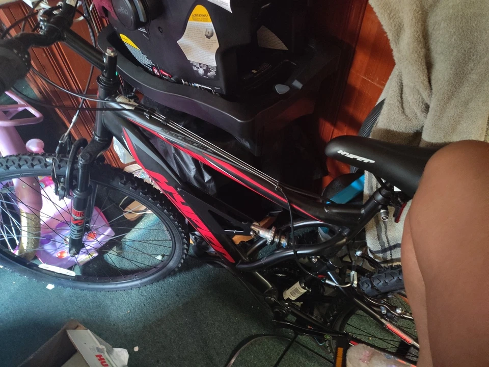 Горный велосипед Trek Fuel EX 8 22 дюйма Черный и Красный - Изображение 3 из 3