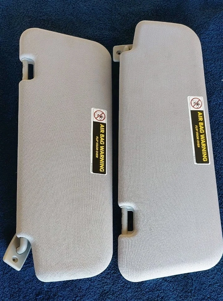 2006 MERCEDES-BENZ CLS 500 PAR DE PARA-SÓIS CINZA/CINZA FABRICANTE DE EQUIPAMENTO ORIGINAL W219 CLS500 - Imagem 2 de 4