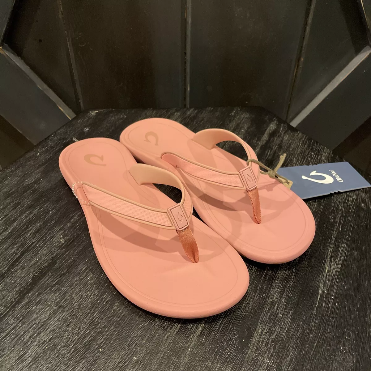 NWT - Olukai Women's Kapehe Flip Flops In Rosette Pink Sandals Shoes - Size  9