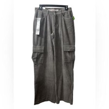 001 PNTS: Tinseltown cargo pants size 7/28 waist