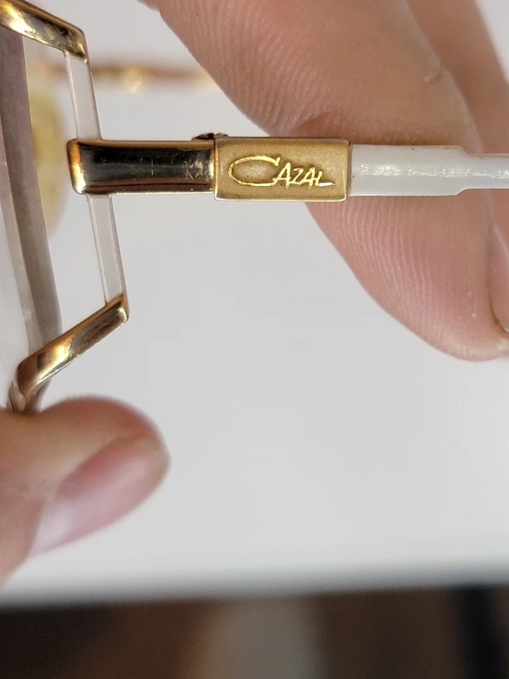 Anteojos vintage Cazal dorados y blancos Foto 2 de 3