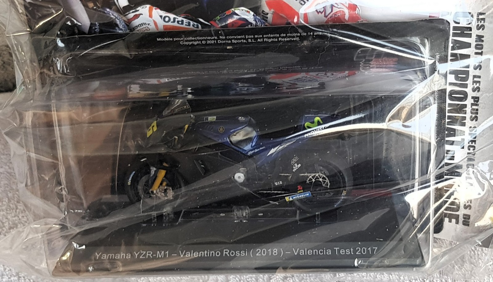 Moto GP 1/18 Altaya Yamaha Valentino Rossi miniature de collection