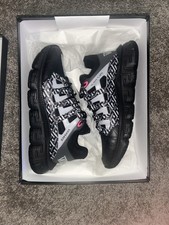 Versace Trigreca Nero-Greca DSU8094 Men's Low Top Sneakers Black White Pink