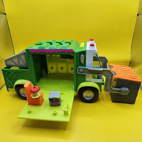 Grossery Gang Muck Chuck Garbage Truck Season 3 *missing a few parts- & 2 Figure