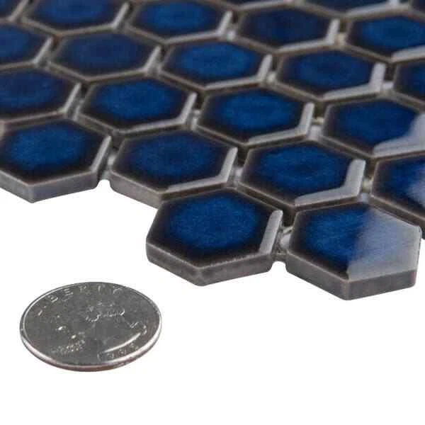 Estuche de azulejos de mosaico de porcelana Tribeca hexagonal 1" cobalto brillante 11"x12" (8,64 pies cuadrados) Foto 2 de 3