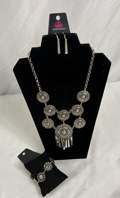 Paparazzi Modern Medalist Silver Necklace Bracelet & Earring Set