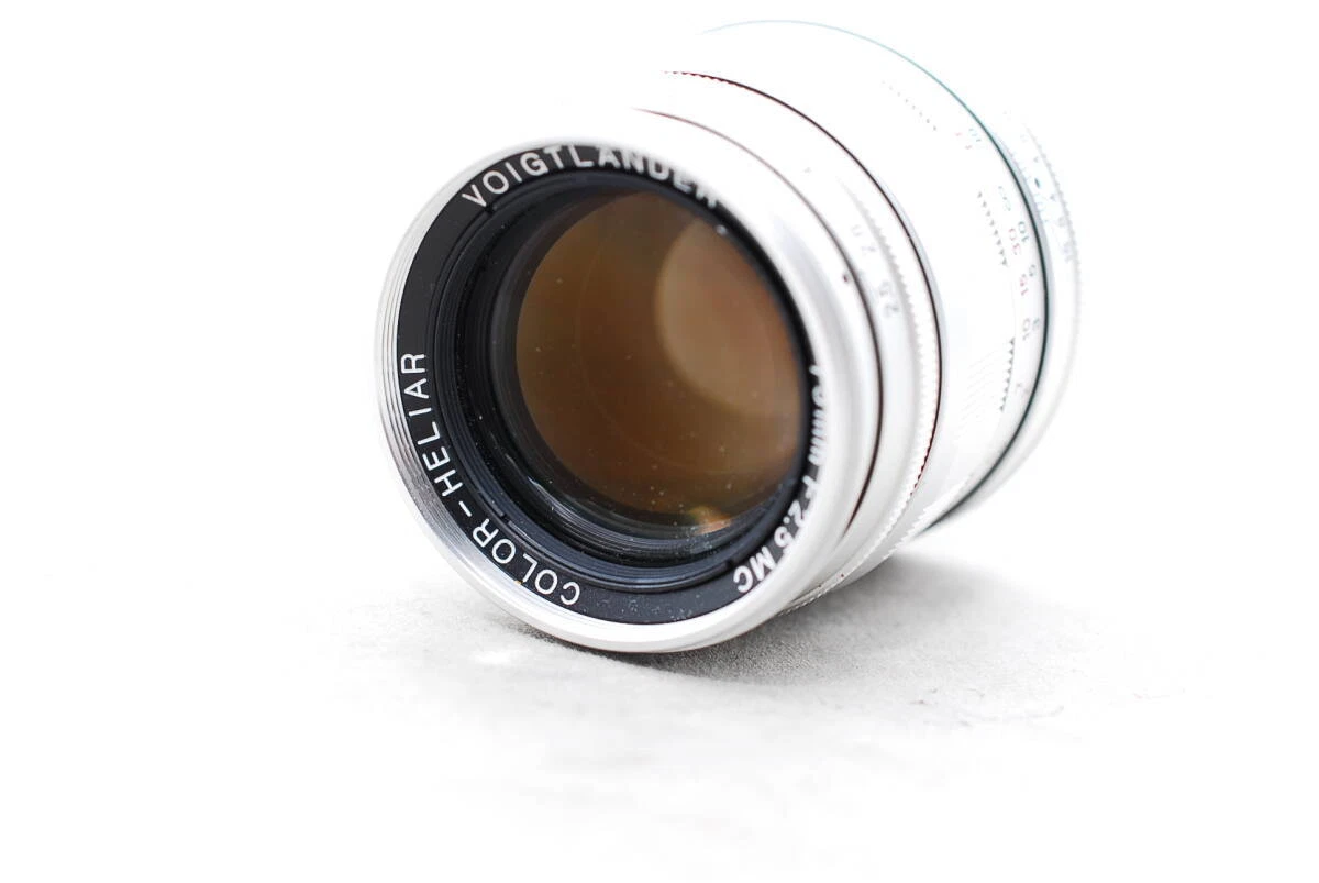 Voigtländer Camera Lenses 75mm Focal f/2.5 Maximum Aperture for