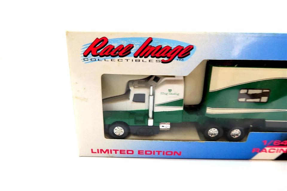 Corgi QUAKER STATE Race Image 1:64 Scale Tractor Trailer Racing Transporter 1993 - Image 2 of 4