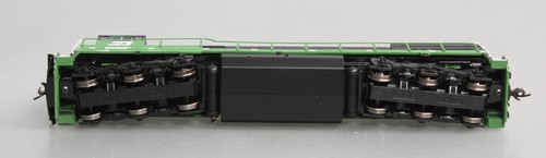 Atlas 7346 HO Scale Burlington Northern GE U30C Phase 3 Diesel Locomotive #5800 - Picture 10 of 12