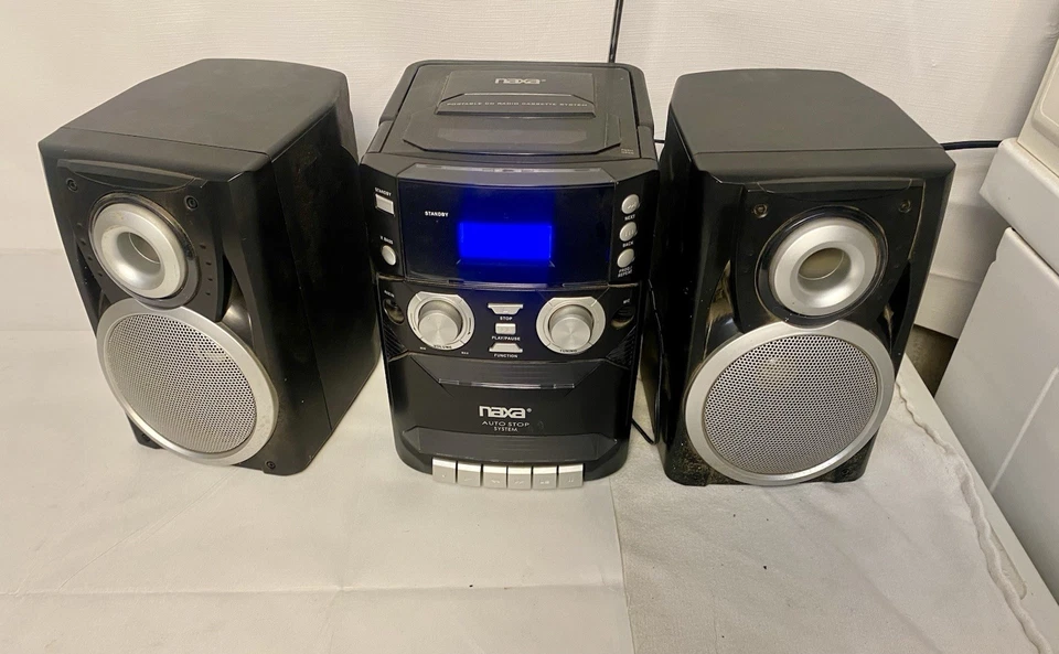 Sistema de casete de radio CD portátil Naxa NPV-426 (el reproductor de CD gira pero sin sonido) Foto 2 de 3