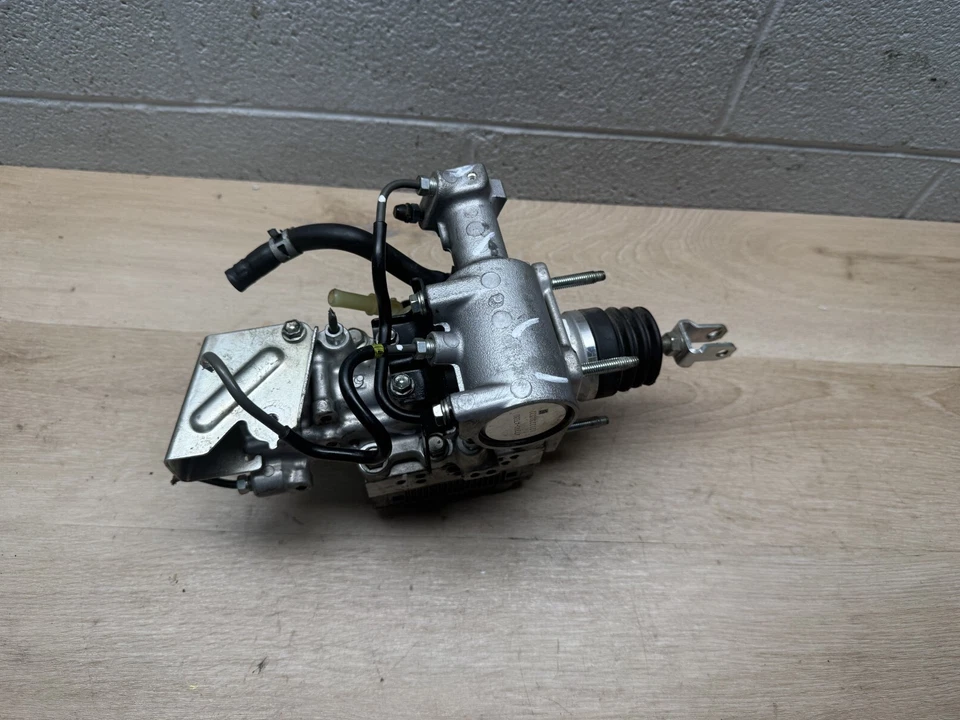TOYOTA PRIUS HYBRID OEM 20102015 ABS BRAKE PUMP SYSTEM ANTI LOCK BOOSTER G2U Foto 2 de 4
