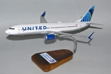 United Airlines Boeing 737-900 New Livery Desk Display Model 1/100 SC Airplane