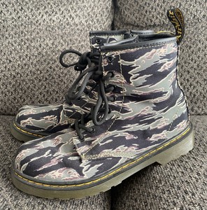 boys doc martens