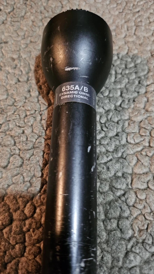 Electro Voice 635A-B Dynamic Omni-Directional Voice Microphone. Black. - Image 2 of 4