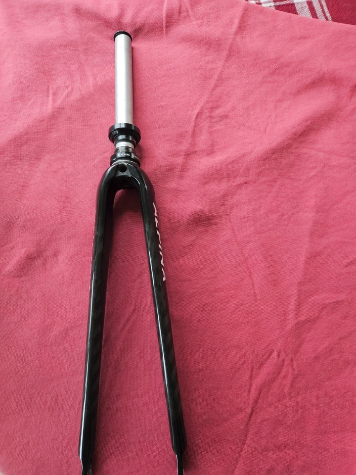 Alpina Carbon Fibre Forks 1" steerer - Image 2 of 4