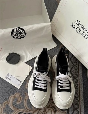 Alexander McQueen Black/White Solid Low Top Lace-Up Sneakers - Unisex