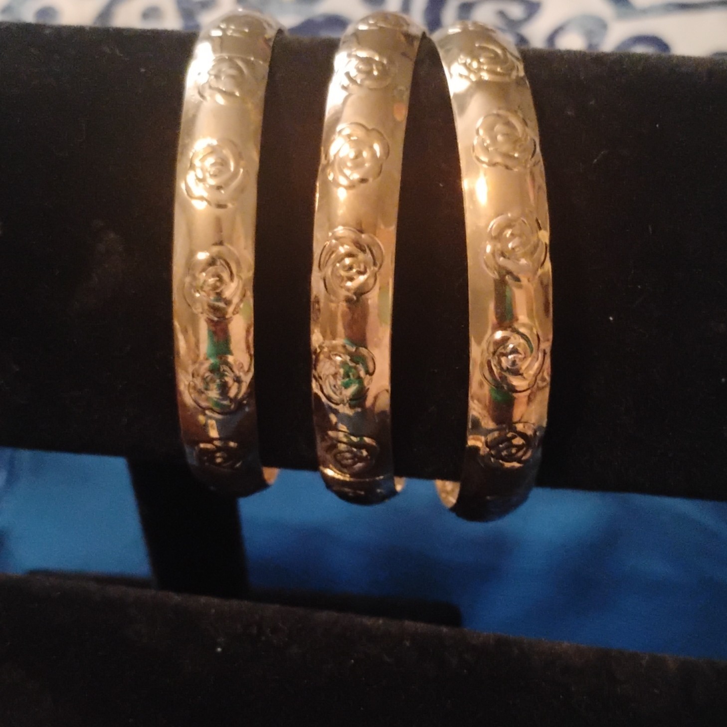Gold Tone Floral Rose Pattern Bangle Bracelets Set of 3 Round Metal No Stone
