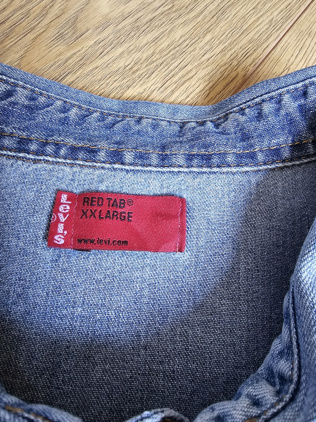 VTG 2000 Levi's Mens Chambray Denim Shirt Long Sleeve Button Casual XXL image 5