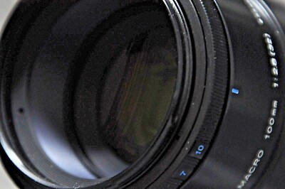 Minolta AF 100mm f/2.8 Macro Lens – Sony Alpha A-Mount – Excellent