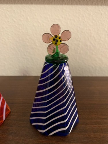 HANDCRAFTED ART GLASS SET OF 3 BOTTLES WITH STOPPER - Picture 4 of 12