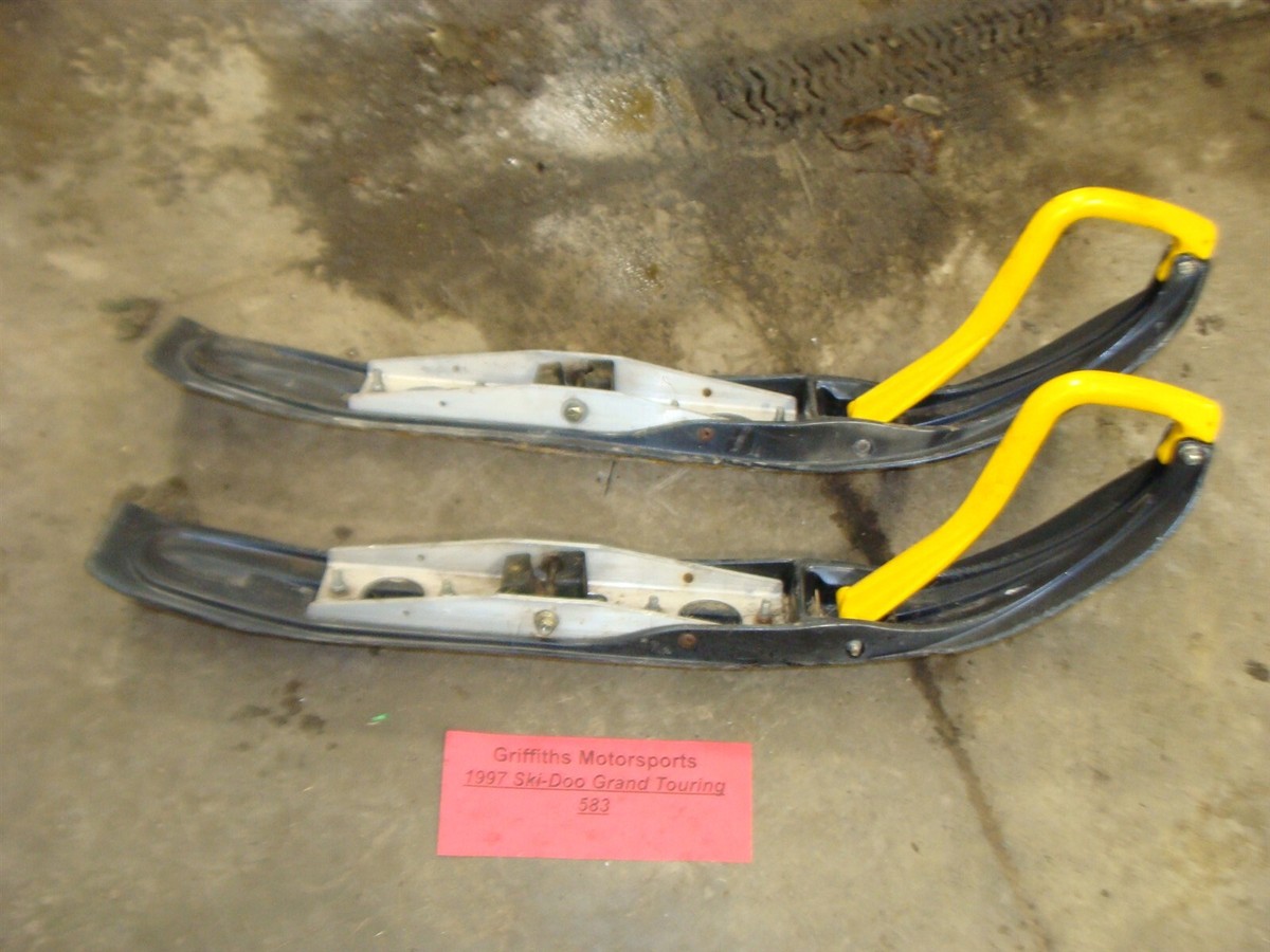 1997 SKIDOO Grand Touring 583 plastic yellow dual carbide set skis