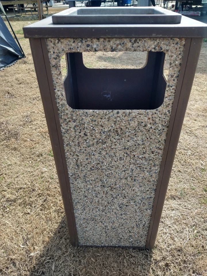 PANEL DE PIEDRA BOTE DE BASURA COMERCIAL CON TOPPER DE ARENA INTERIOR EXTERIOR 13" CUADRADO 32"H Foto 4 de 4