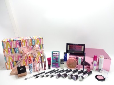Maybelline Blockbuster 15tlg Beauty Geschenkbox für Frauen, 10tlg Pinselset + Ring