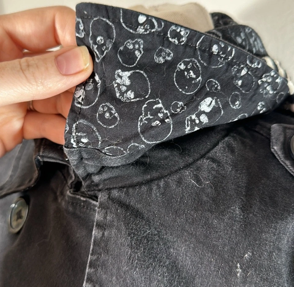 CHAQUETA MUJER TRIPP NYC NEGRA MEDIANA DOBLE BOTONADURA ELÁSTICA - CON CAPUCHA Foto 4 de 4