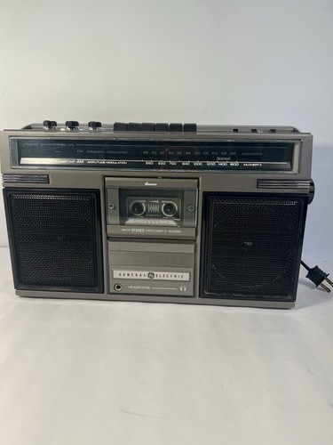Vtg. General Electric GE 3-5252C Portable AM FM Stereo Cassette Boombox *Tested