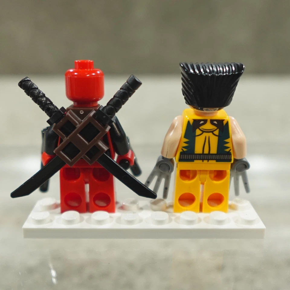 LEGO Marvel Super Heroes Minifigure Deadpool And Wolverine 6866 - Image 2 of 3