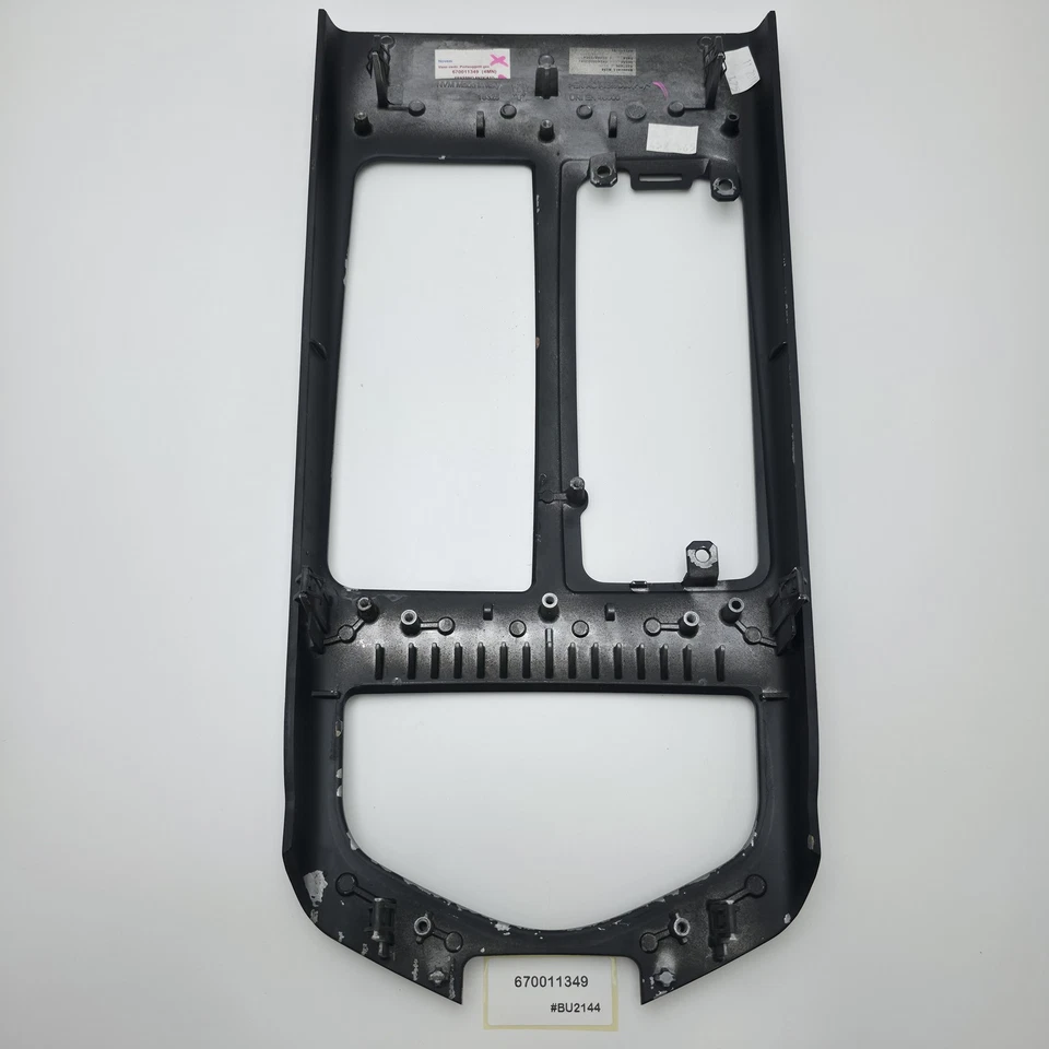 2014-20 Maserati Quattroporte Center Console Bezel Trim Panel 670011349 - Image 2 of 4