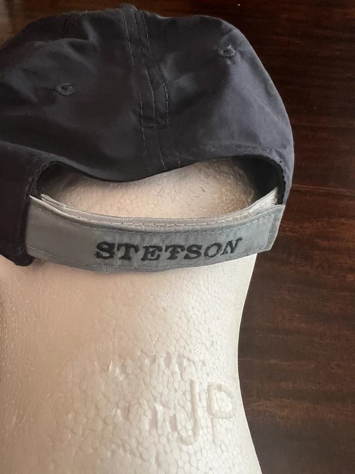 Gorra de béisbol Stetson con logotipo bordado con escudo y logotipo de poliéster con tirantes Foto 4 de 4