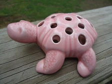 VTG Pink Ceramic Sea Turtle Flower Frog Figure Fun Nature Whimsy Floral READ