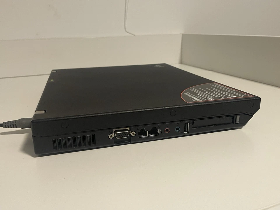 Lenovo IBM ThinkPad R60e Notebook Type:0657 Linux Vintage - Bild 4 von 4