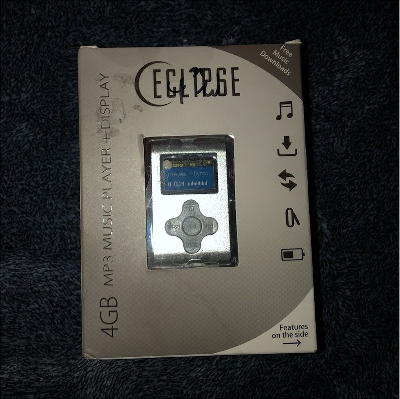 Eclipse CLD Series 4GB MP3 Player Silver Clip-On Display Shuffle Rechargeable