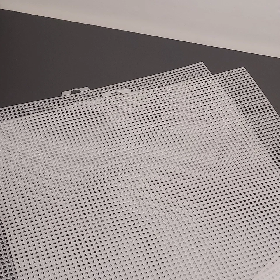 Mixed Lot of 7 Primo & Uniek Quick Count 10.5x13.5 Plastic Canvas Sheet 7 Mesh - Image 3 of 4